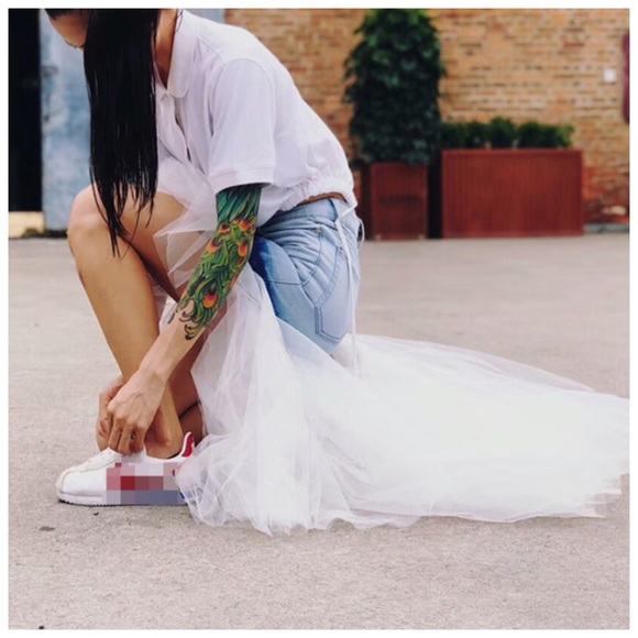 🎁 The Clairette Denim Tulle Skirt - Picture 3 of 5